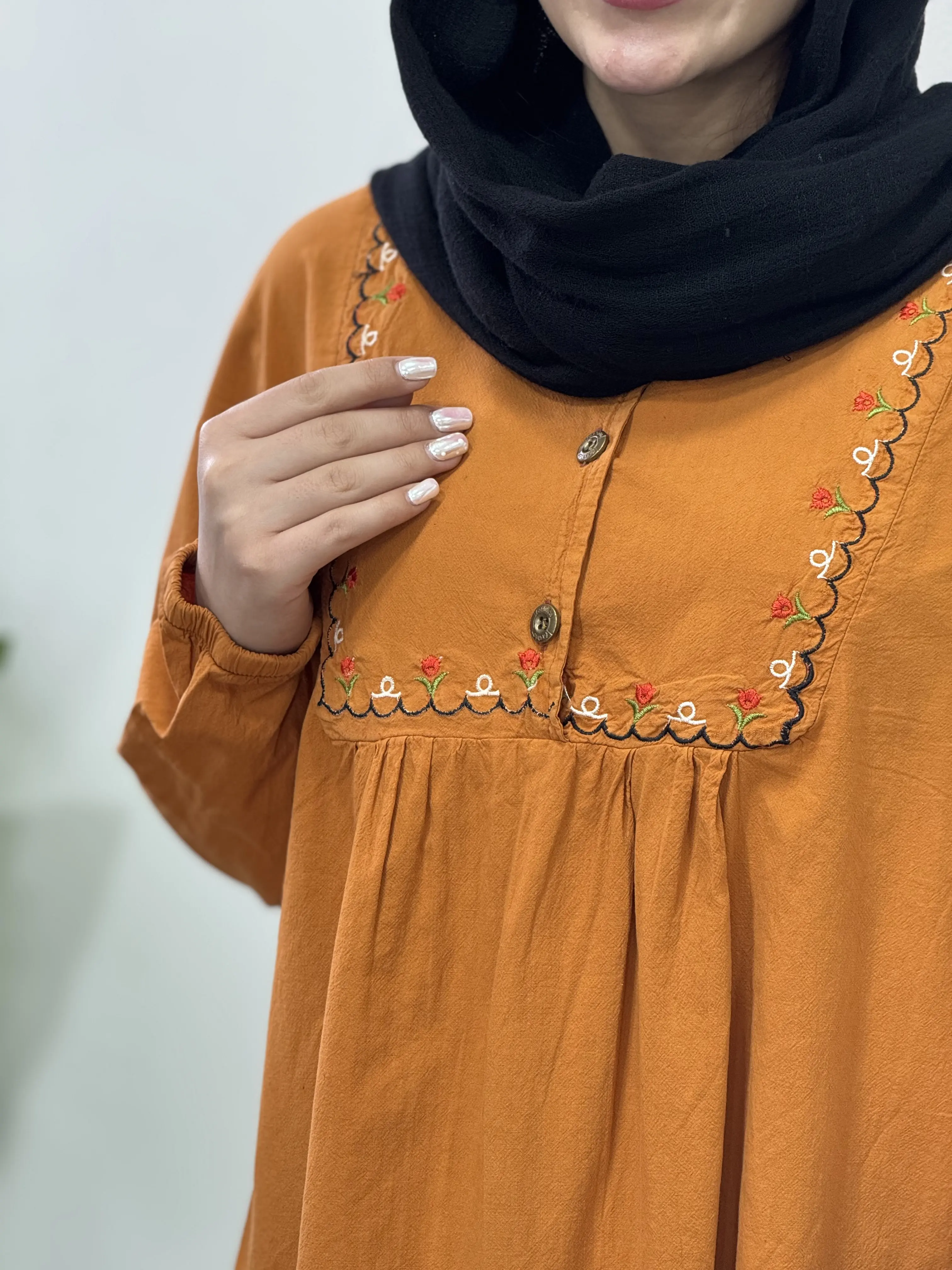 مانتو گلدوزی گیسو 5(ایراد دار)